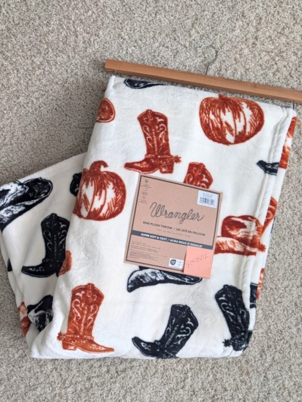 Wrangler Cowboys & Pumpkins Cozy Oversized Plush Fall Throw Blanket 👢🎃